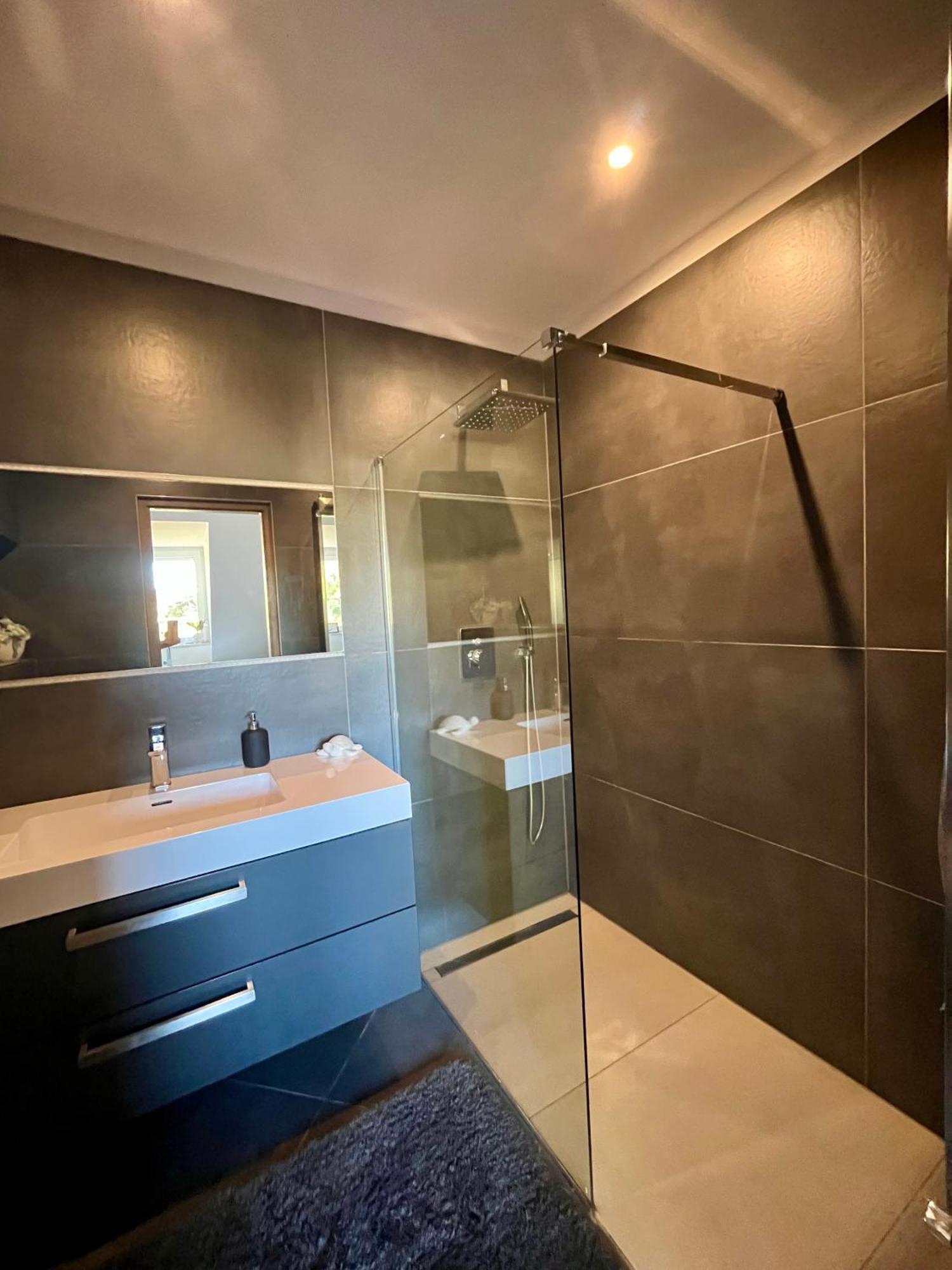 Bagoly Apartman Eger Luaran gambar